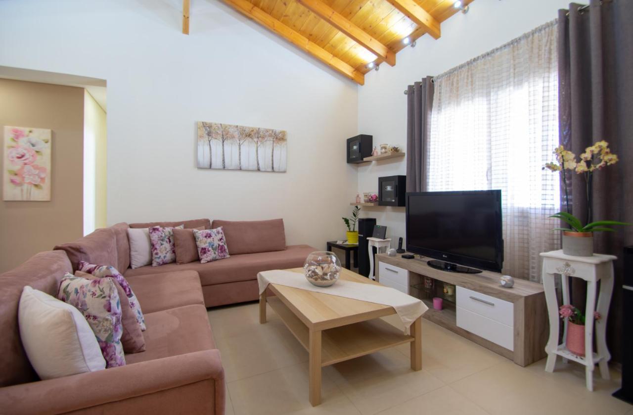Private Villa Bella Luna ไซคิย์นธอสทาวน์ ภายนอก รูปภาพ
