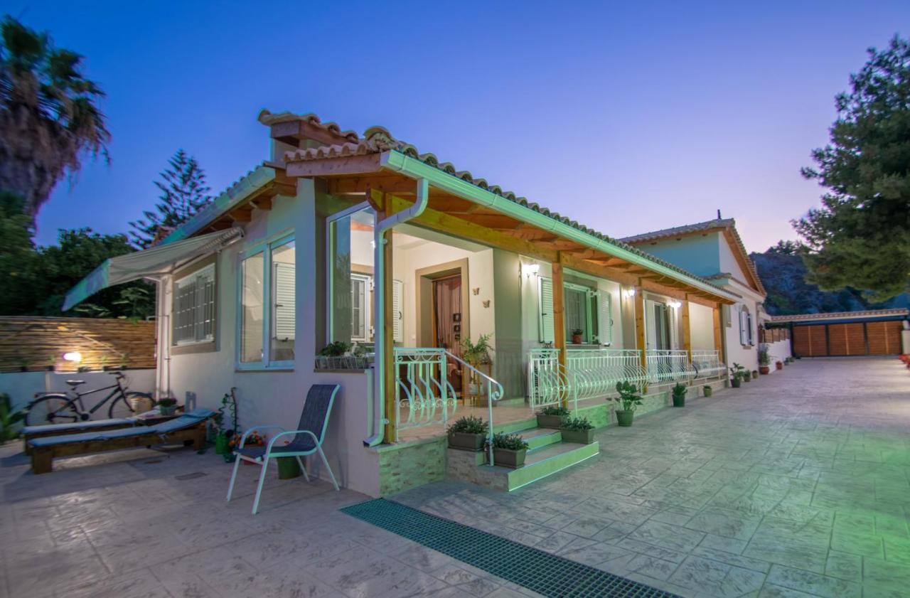 Private Villa Bella Luna ไซคิย์นธอสทาวน์ ภายนอก รูปภาพ