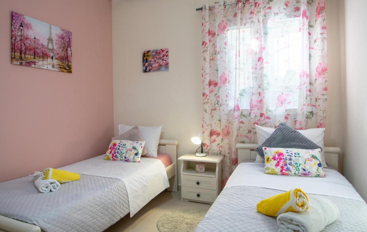 Private Villa Bella Luna ไซคิย์นธอสทาวน์ ภายนอก รูปภาพ