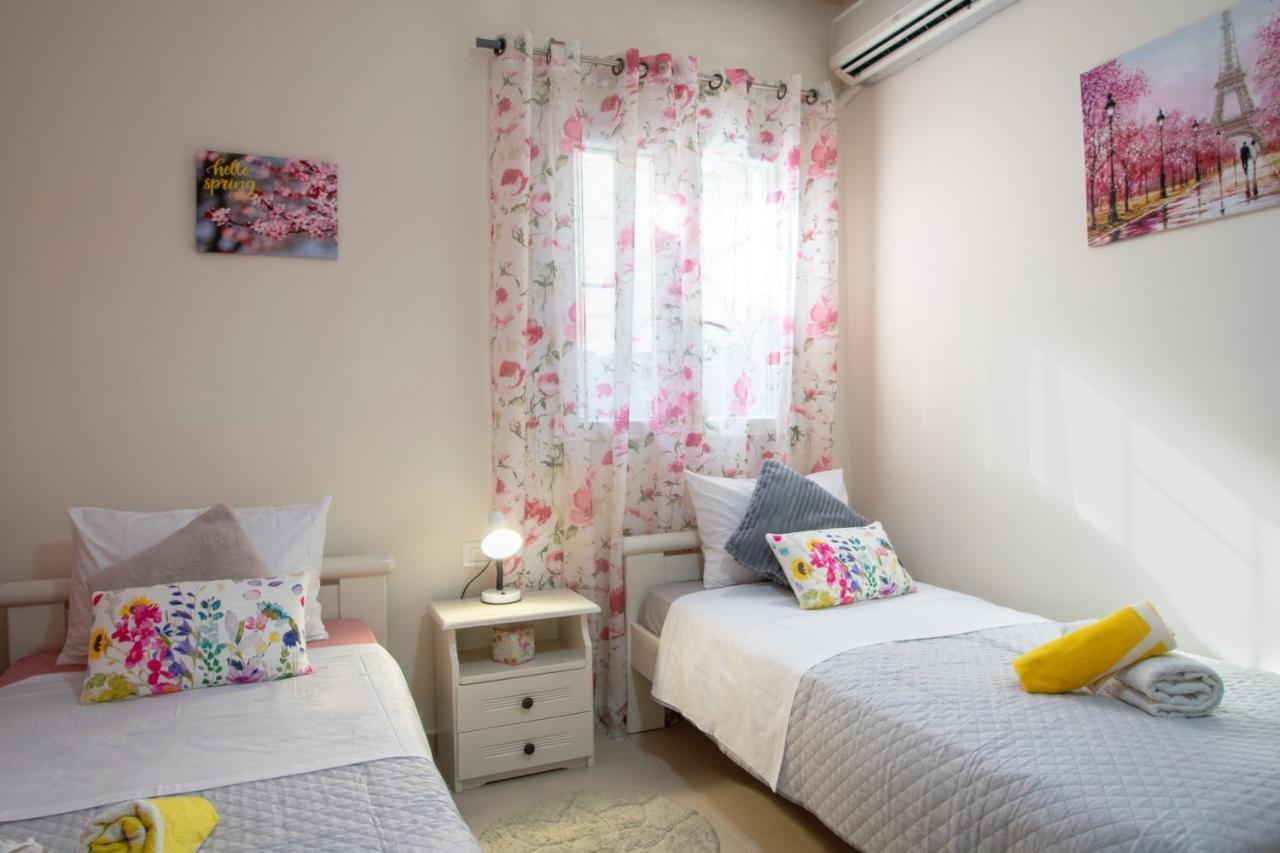 Private Villa Bella Luna ไซคิย์นธอสทาวน์ ภายนอก รูปภาพ