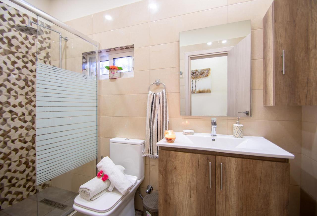 Private Villa Bella Luna ไซคิย์นธอสทาวน์ ภายนอก รูปภาพ