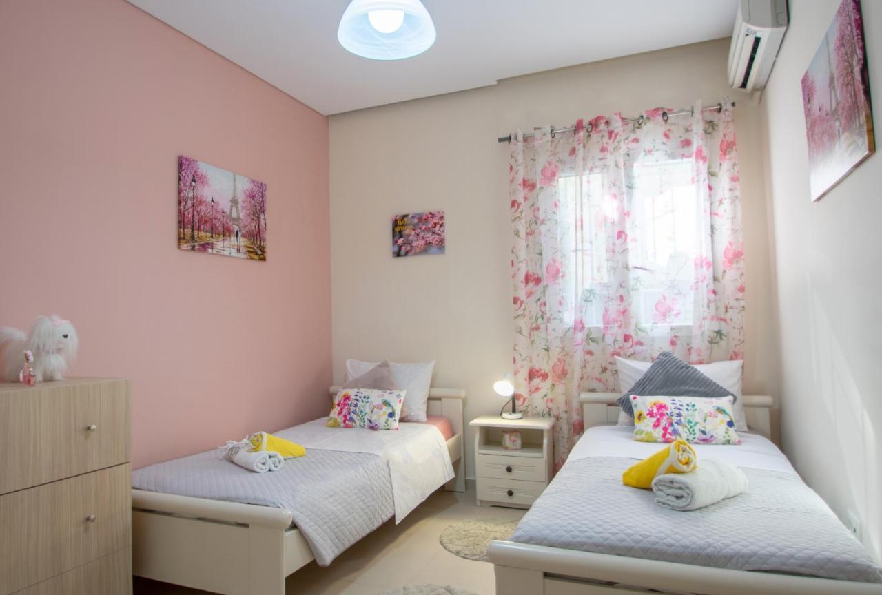 Private Villa Bella Luna ไซคิย์นธอสทาวน์ ภายนอก รูปภาพ